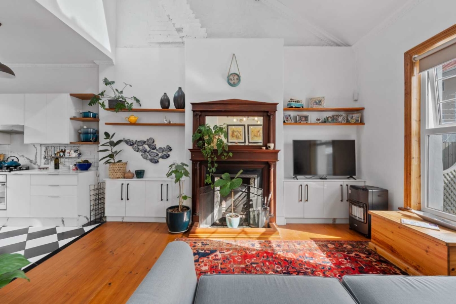 To Let 2 Bedroom Property for Rent in Green Point Western Cape